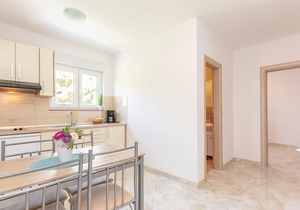 Beautiful apartment in Krvavica