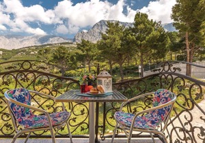 Beautiful apartment in Krvavica