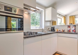 Beautiful bungalow with jacuzzi in Kaatsheuvel