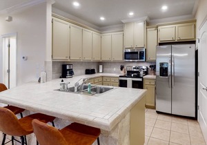 Beautiful duplex close to lake with free WiFi, central AC, private W/D, patio