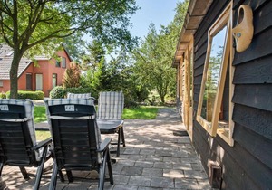 Beautiful farmhouse in Valthe with garden