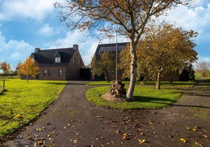 Beautiful holiday home in Sint Kruis with garden