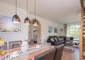 Beautiful holiday home with EV charging station for the discerning connoisseur. In this stylish ambiance, your vacation will become pure pleasure.