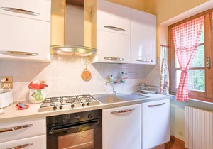 Beautiful Holiday Home with Swimming Pool in Monterchi