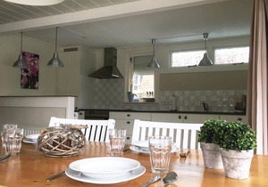 Beautiful home in Wolphaartsdijk