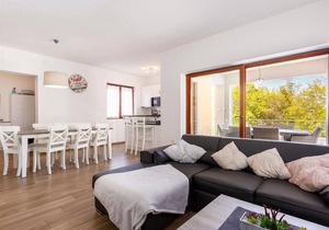 Beautiful home in Gostinjac with WiFi
