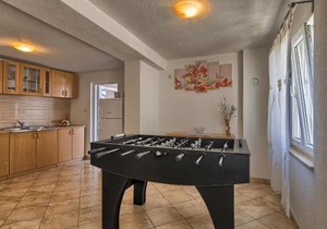 Beautiful Home In Liznjan