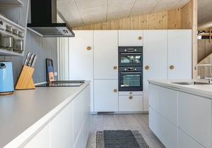 Beautiful home in Nexø with WiFi