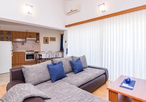 Beautiful home in Pomer with WiFi