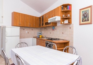 Beautiful home in Pomer with WiFi