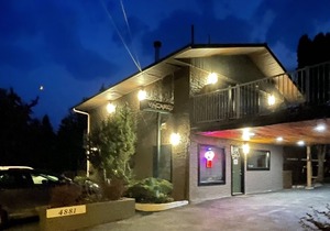Beautiful kitchenette room in Radium Hot Springs