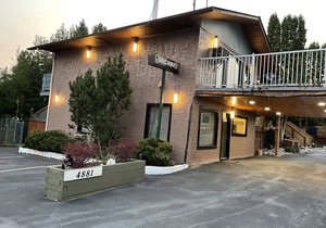 Beautiful kitchenette room in Radium Hot Springs