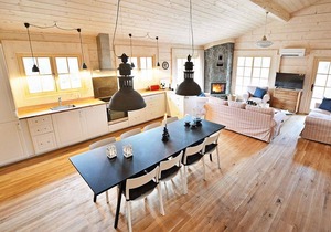 Beautiful luxury log cabin. Two private terrasses. Open fireplace. Pet friendly