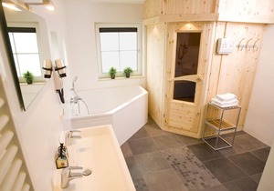 Beautiful private villa for 6 people with pool, WIFI, hot tub, TV, terrace and parking