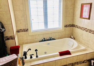 Beautiful Shediac Bay Home Accommodates 2 Families Comfortably!!