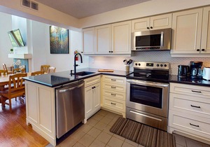 Beautifully renovated, ski-In/out condo with fireplace, WiFi, AC, & W/D
