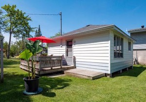 Bel Air Cottages and Motel