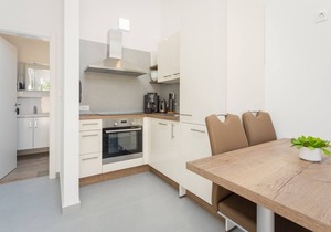 Bella Vista Apartments/Ap 4