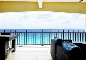 Bellevue Luxurious Oceanfront Apartment with Private Beach