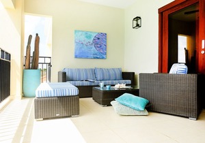 Bellevue Luxurious Oceanfront Apartment with Private Beach