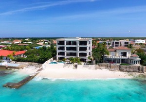 Bellevue Luxury Oceanfront apartment with private beach