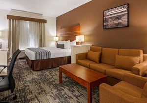 Best Western Plus WaKeeney Inn & Suites
