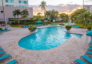 Better Choice for your Vacation! Outdoor Pool, Near Sagrado Corazon Station!