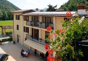 Big Room in Agriturismo Rocca Dei Marchesi