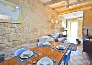 Birgu Home in Vittoriosa w/Balcony Views of The Grand Harbour | EPL 6B