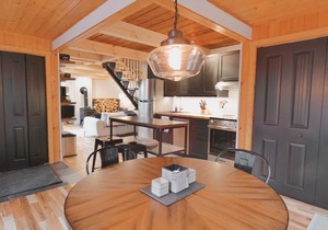 Blissful Chalet+ Nature + Family & Pet Friendly + Workspace + WiFi