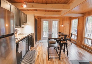 Blissful Chalet+ Nature + Family & Pet Friendly + Workspace + WiFi