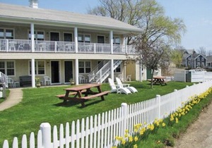 Block Island Resort - Great Location, sleeps 4