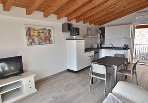 Blue Apartment in Marciaga di Costermano