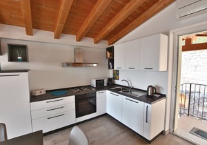 Blue Apartment in Marciaga di Costermano