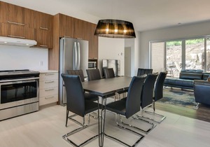 BLUE LILY - 4 bedrooms - sleeps 8