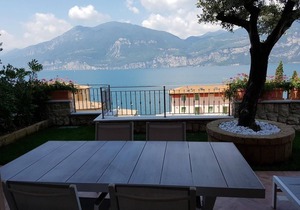 Bmp Apartment DELUXE 2 with Jacuzzi overlooking the lake