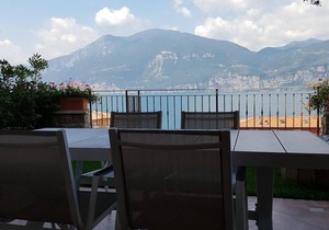 Bmp Apartment DELUXE 2 with Jacuzzi overlooking the lake