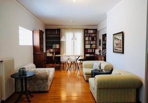 Books & Blossoms - Apartment in Nafplio