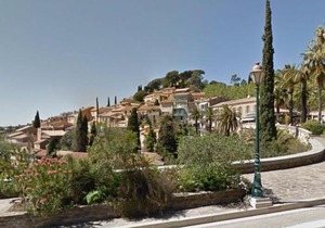 Bormes-les-Mimosas: Appt climatisé, 5 couchages, parking, grande terrasse - FR-1-251-136