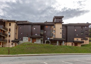 Bright 1BR Apt for 5, Ski-In/Ski-Out Access, Balcony, Near Shops & Lift