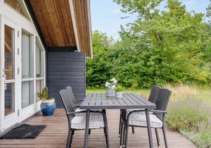 Bright and beautiful vacation home, allergy friendly furnished with space for the large family.