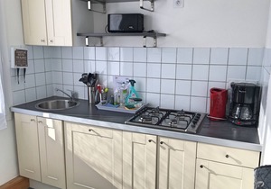 Bright apartment with private garden, 100 m from the sea