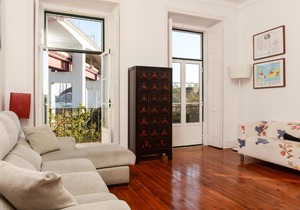Bright Apartment with River View