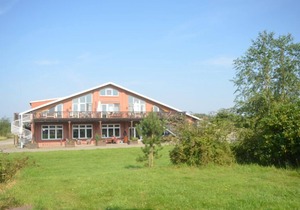 Bright, cheerful apartment with piano in the heart of East Friesland