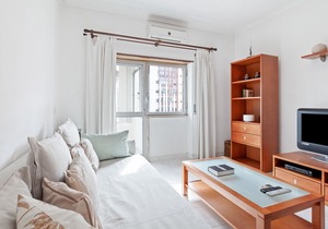 Bright & Cosy apartment for 4 in Almada