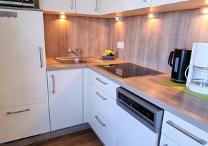 Bright, friendly furnished apartment on the 9th floor.