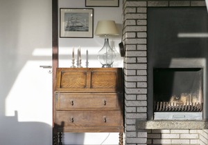 Bright rustic furnished holiday home with natural garden