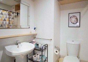 Bright studio w/ balcony @ East Bay Residences