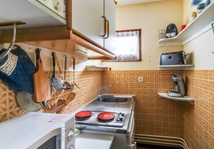 Bright T2 Apartment with Private Parking, Sleeps 4, Balcony, Near Ski Lifts