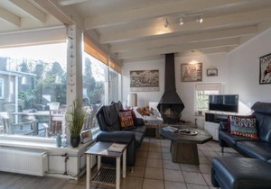 Bungalow in Sint Maartenszee near Beach